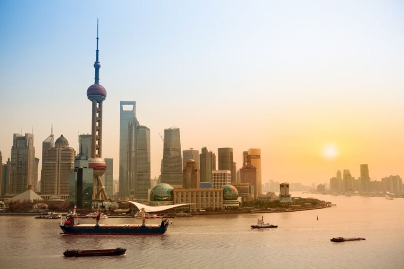 13634746 shanghai skyline and huangpu river at dusk